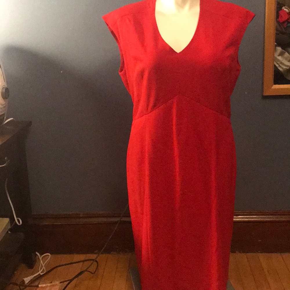 Kasper size 18 red v-neckdress